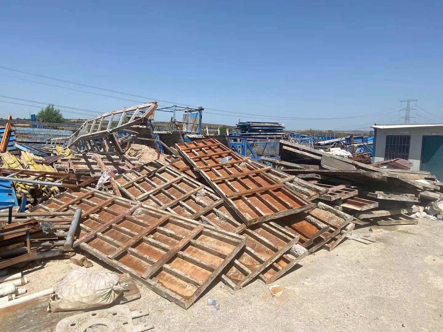 橋梁模板–中鐵二十局集團有限公司 